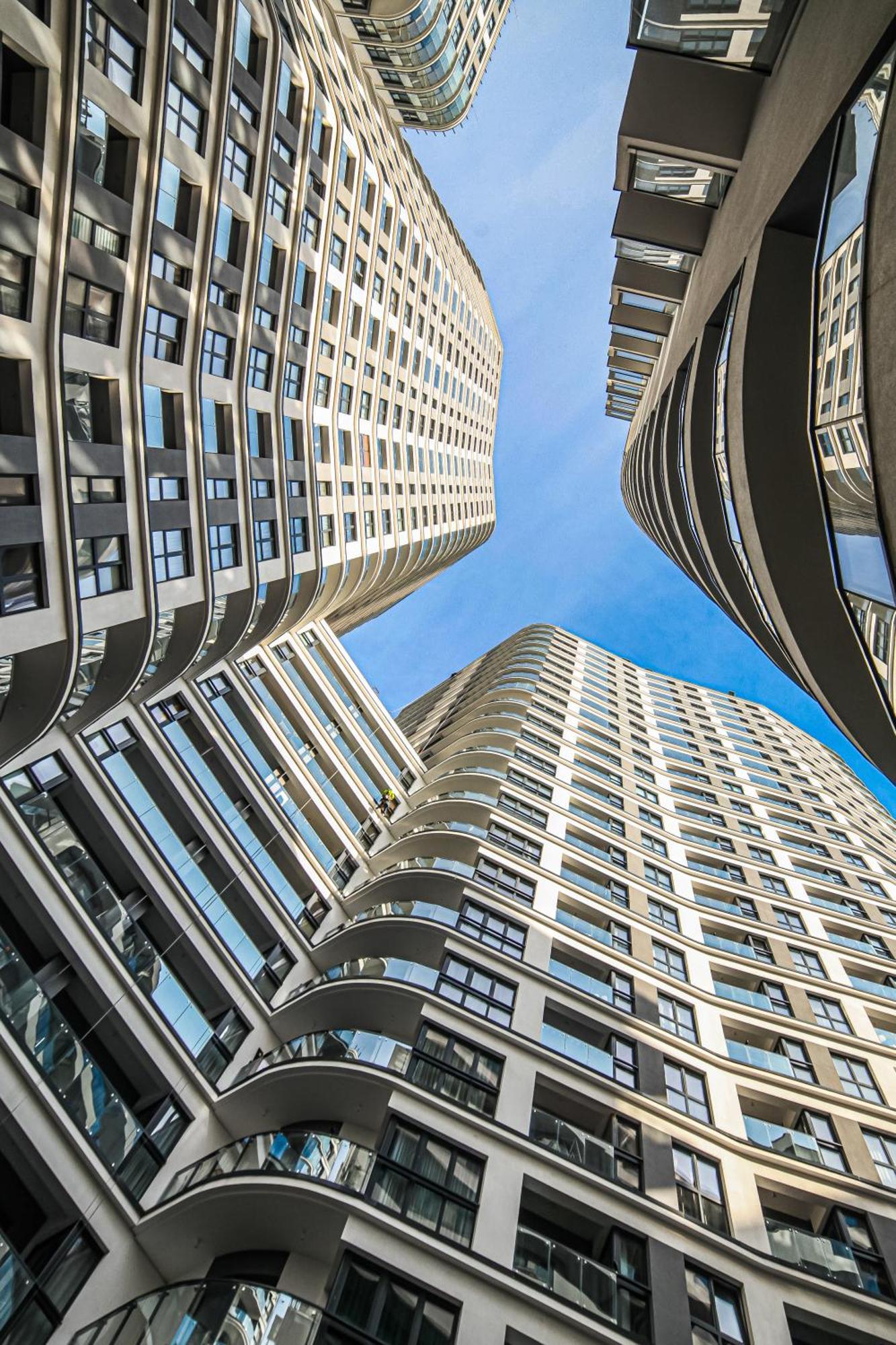 Big City Life Apartments - Bliska Wola Tower A Warsaw Exterior photo